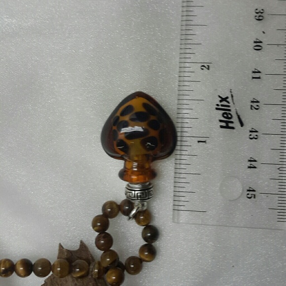 TIGERS EYE URN NECKLACE - Picture 3 of 4